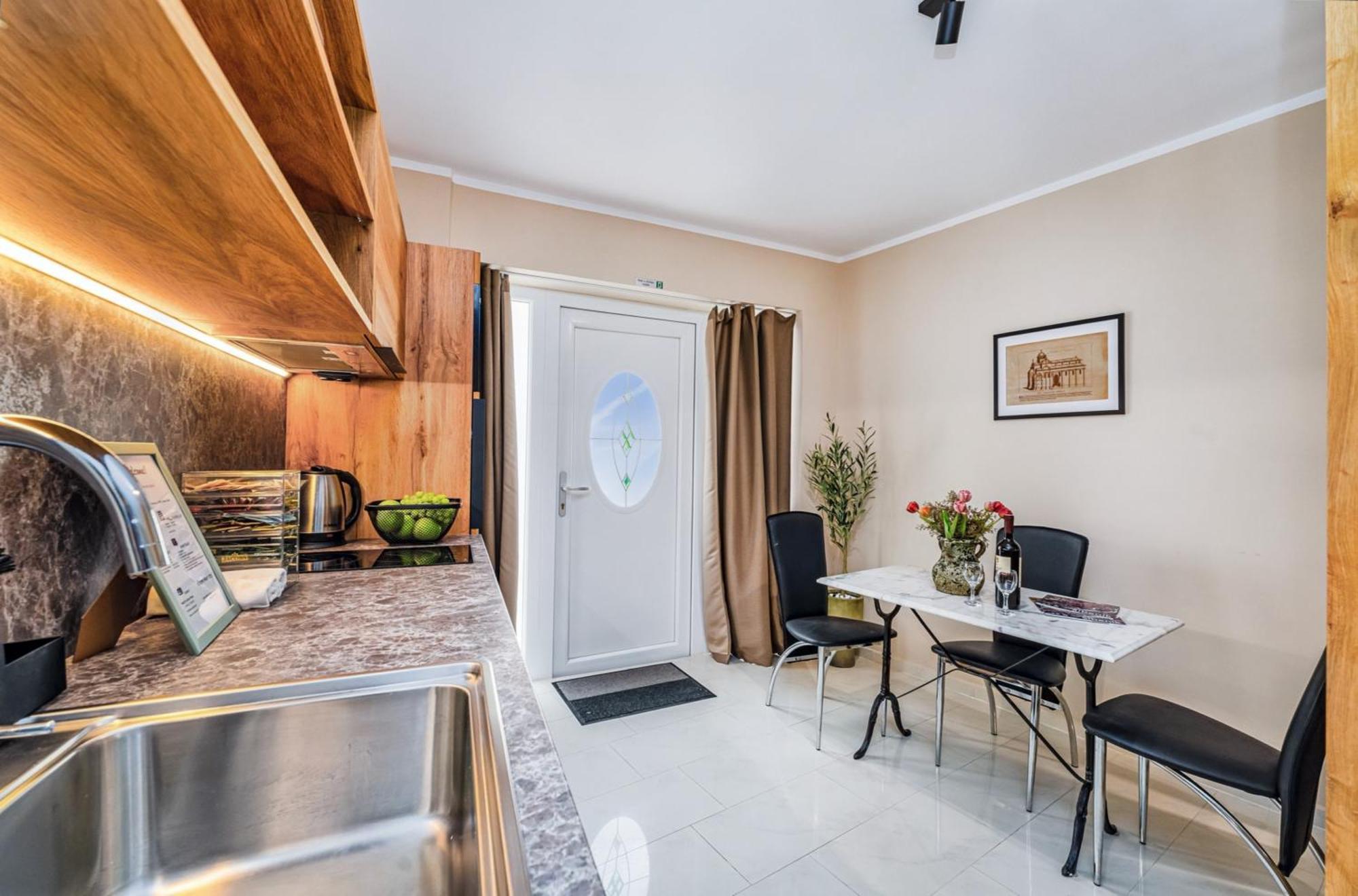 Samm Apartments シベニク エクステリア 写真