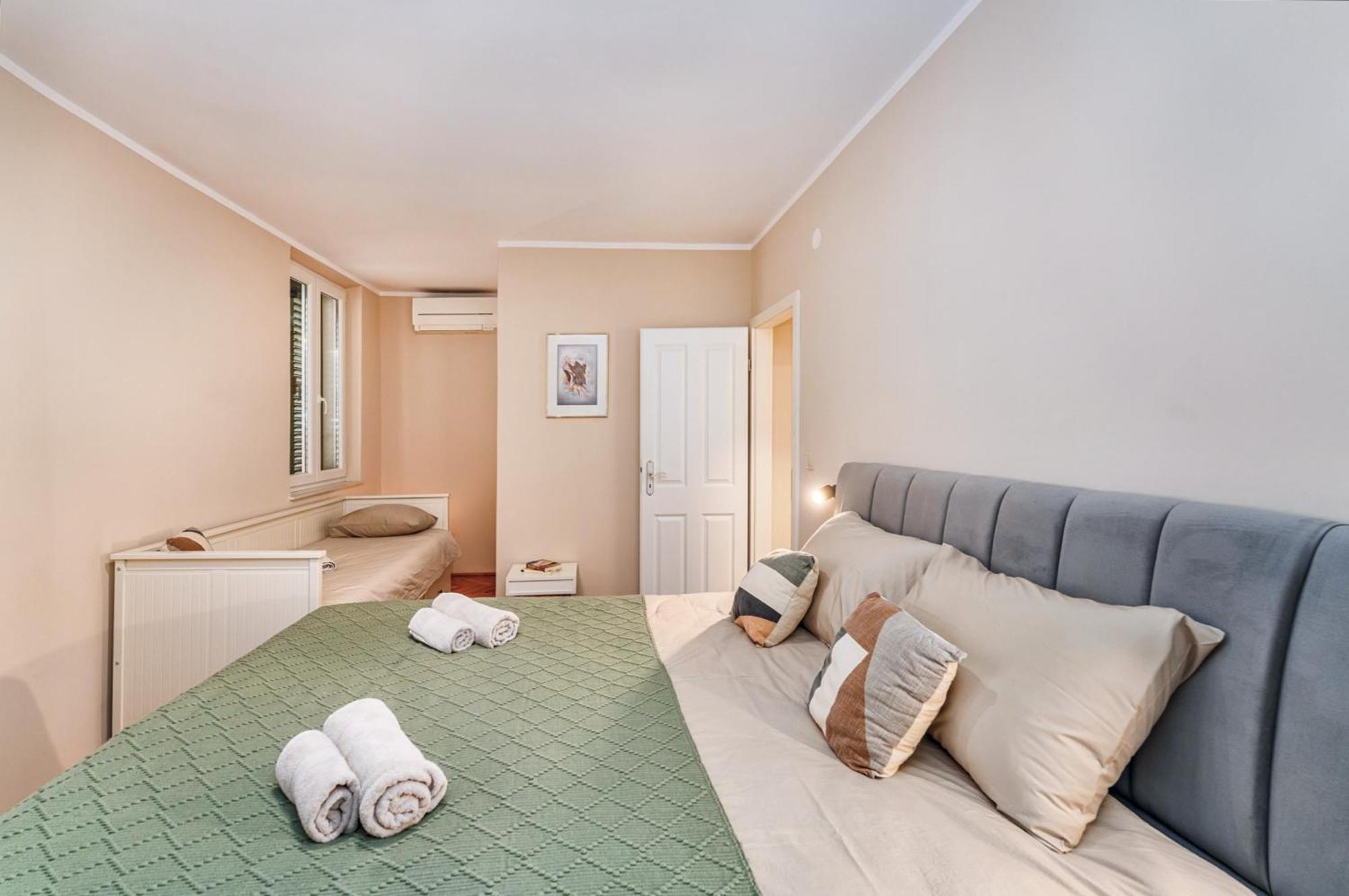 Samm Apartments シベニク エクステリア 写真